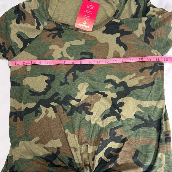 Sanctuary Gorpcore Green Camo Print Tie Front Natural Hiking Outdoor Tee Size: M - Picture 8 of 9